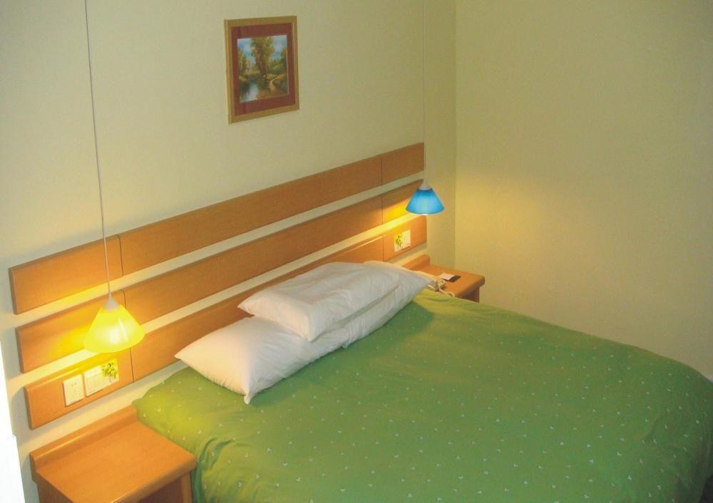 Home Inn Guangzhou Guangdong University Of Foreign Studies Baiyun Avenue Exterior foto