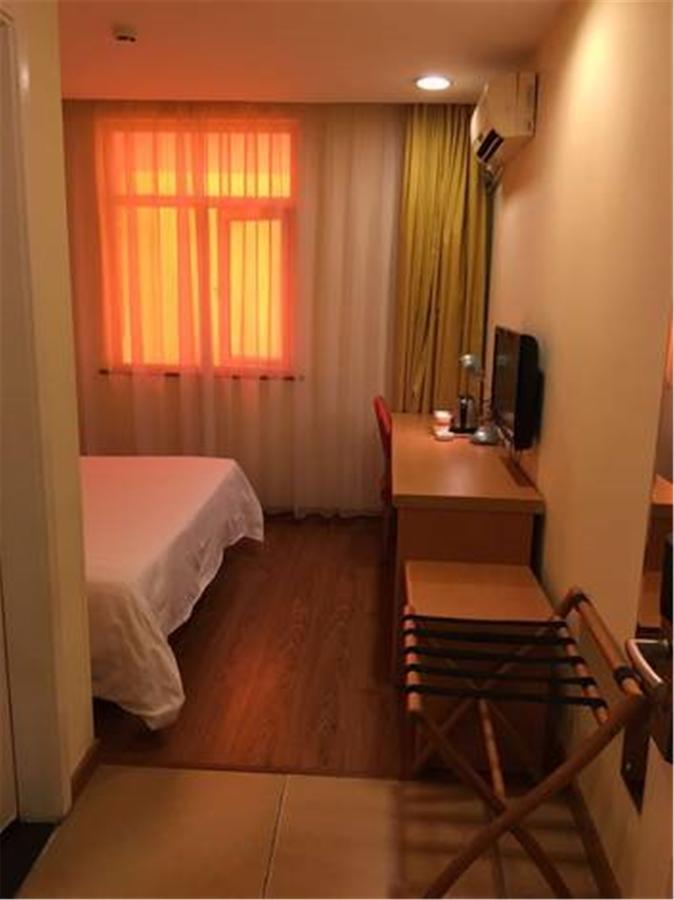 Home Inn Guangzhou Guangdong University Of Foreign Studies Baiyun Avenue Exterior foto